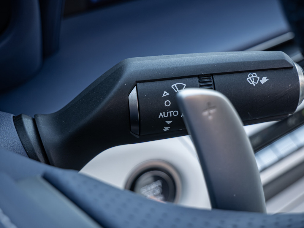 Fahrzeugansicht LEXUS LC 500 Cabrio Bespoke Build - Bild 31