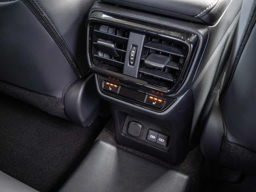 Fahrzeugansicht LEXUS NX 450h + Executive - Bild 8