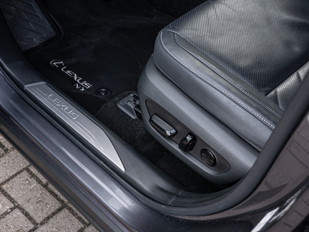 Fahrzeugansicht LEXUS NX 450h + Executive - Bild 35