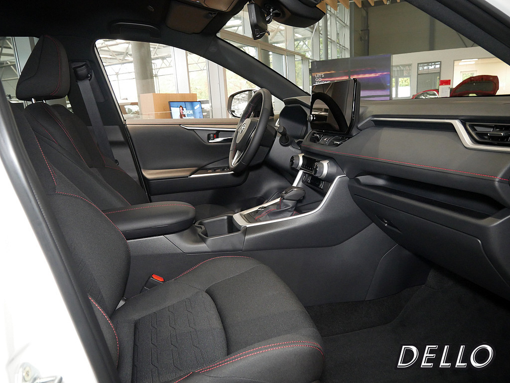 Fahrzeugansicht TOYOTA RAV4 2.5 Plug-in Hybrid 4x4 Teamplayer - Bild 48