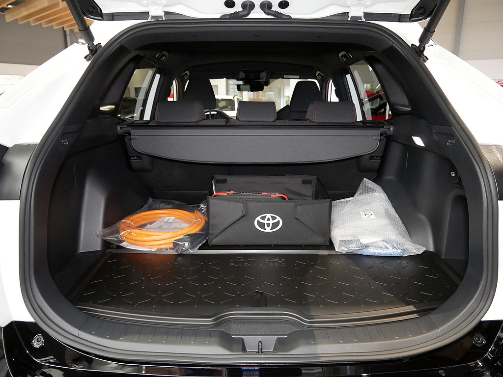 Fahrzeugansicht TOYOTA RAV4 2.5 Plug-in Hybrid 4x4 Teamplayer - Bild 7