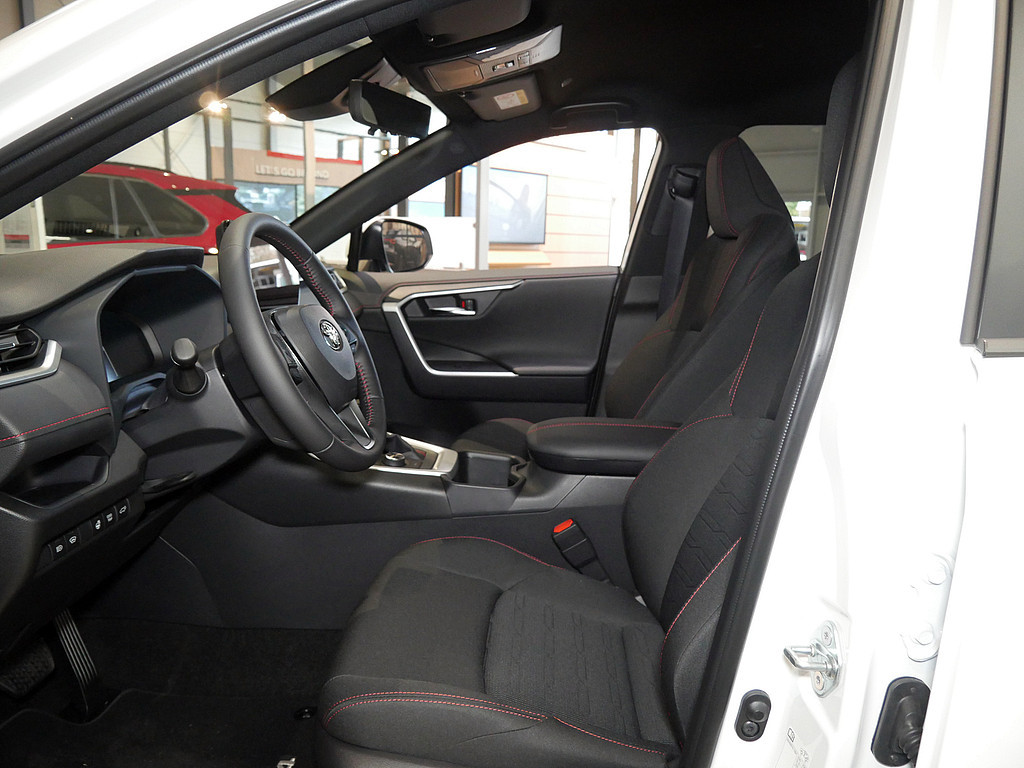 Fahrzeugansicht TOYOTA RAV4 2.5 Plug-in Hybrid 4x4 Teamplayer - Bild 10