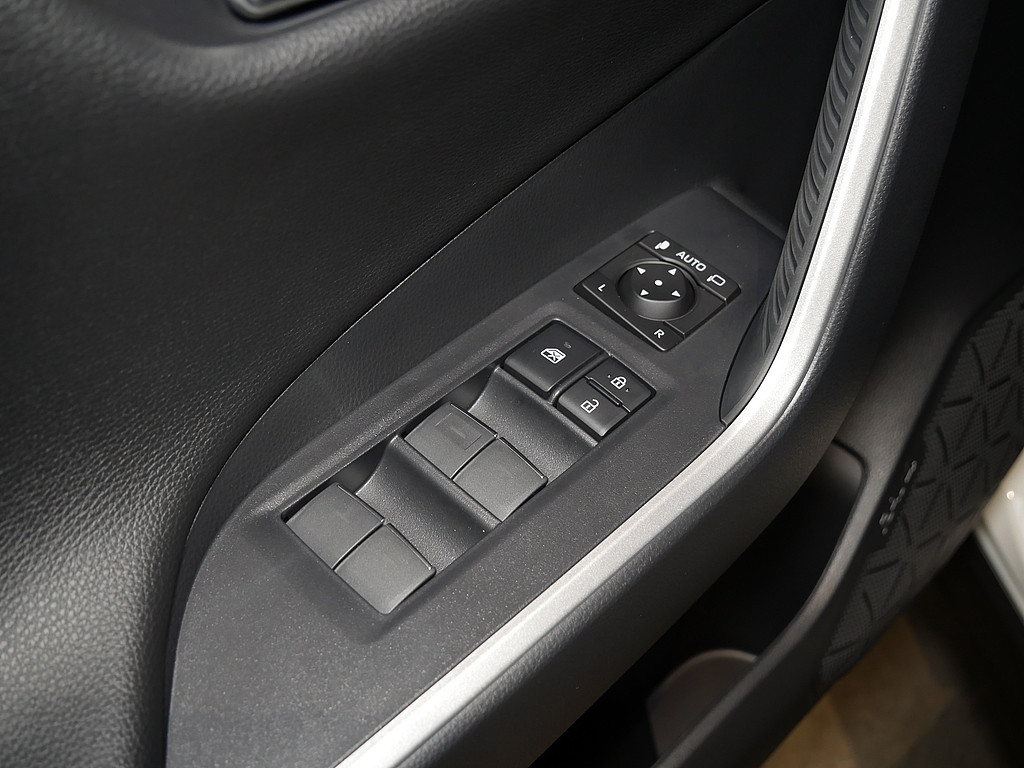 Fahrzeugansicht TOYOTA RAV4 2.5 Plug-in Hybrid 4x4 Teamplayer - Bild 11