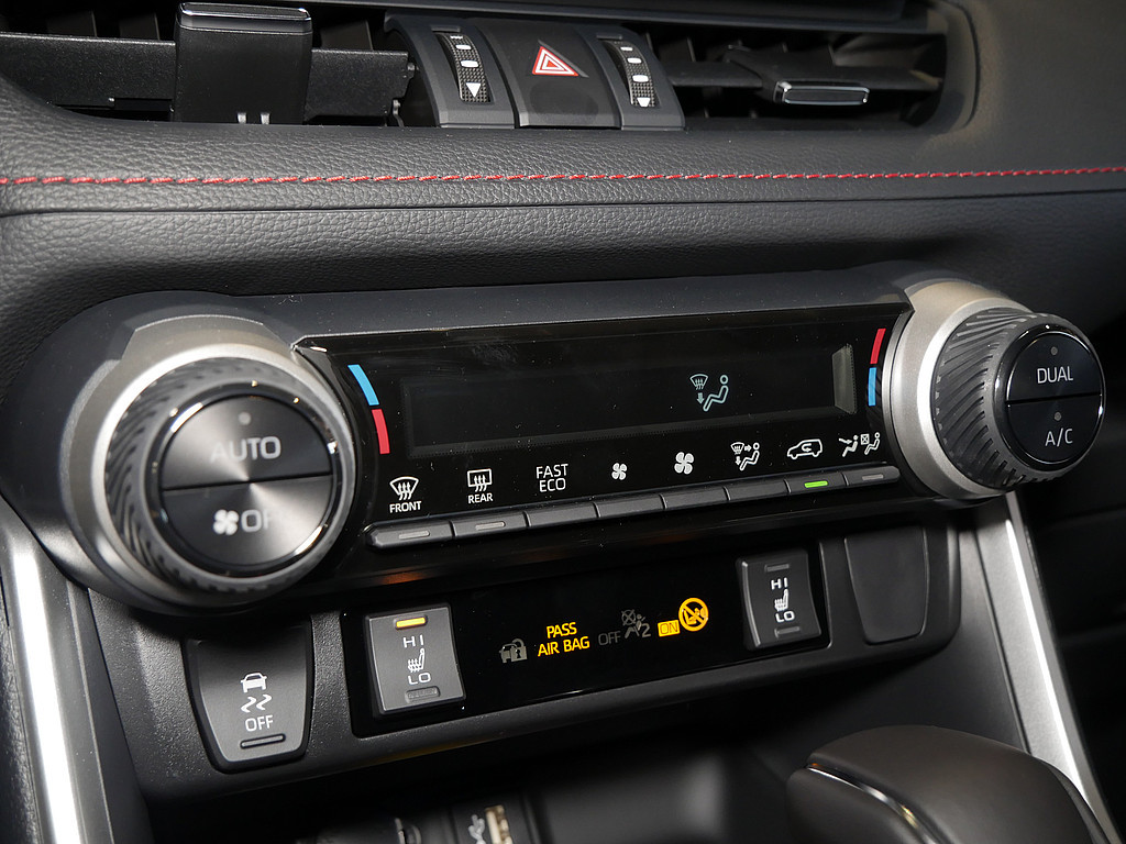 Fahrzeugansicht TOYOTA RAV4 2.5 Plug-in Hybrid 4x4 Teamplayer - Bild 18