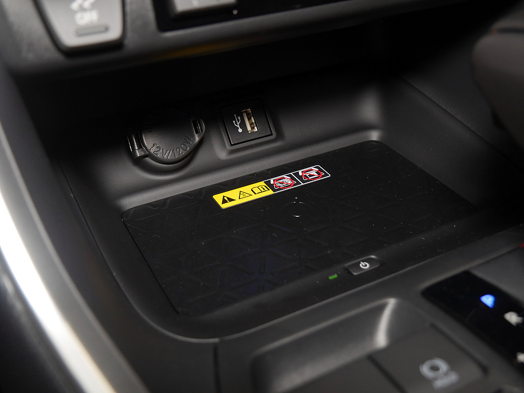 Fahrzeugansicht TOYOTA RAV4 2.5 Plug-in Hybrid 4x4 Teamplayer - Bild 19