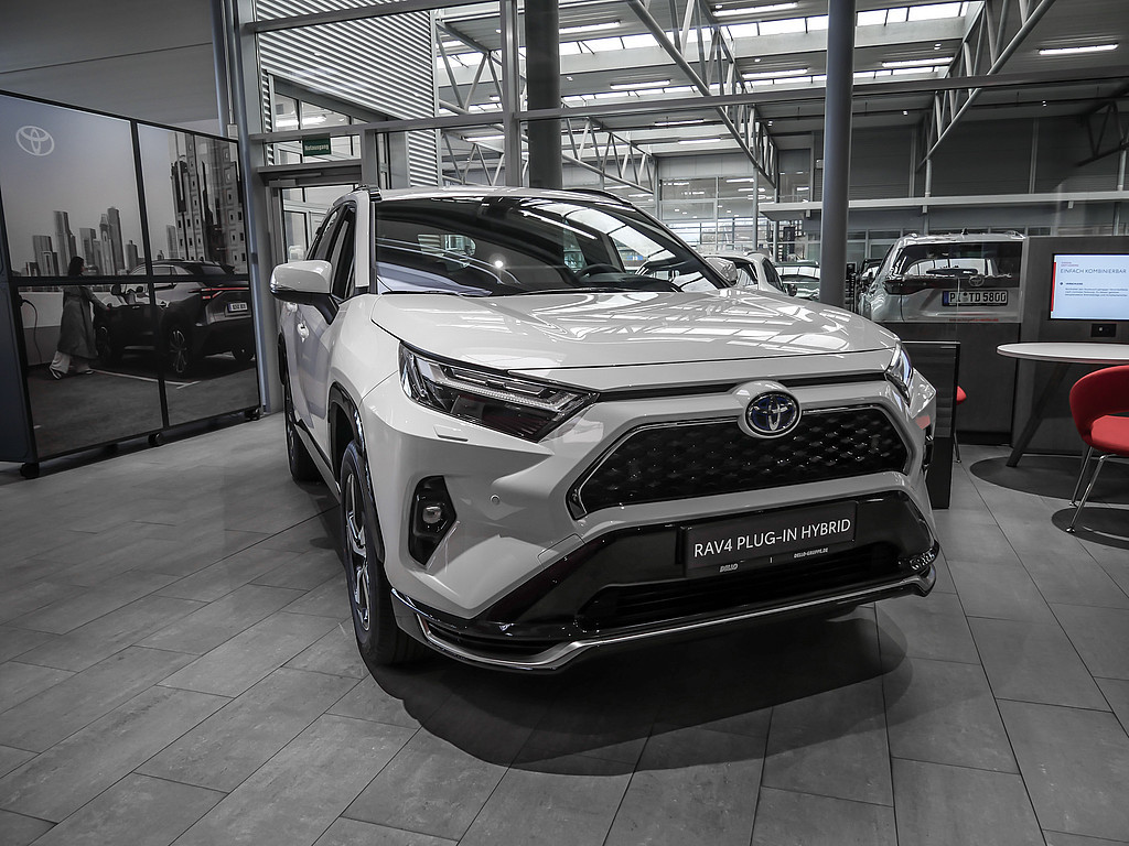 Fahrzeugansicht TOYOTA RAV4 2.5 Plug-in Hybrid 4x4 Teamplayer - Bild 23