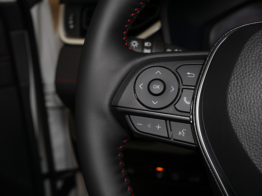 Fahrzeugansicht TOYOTA RAV4 2.5 Plug-in Hybrid 4x4 Teamplayer - Bild 24