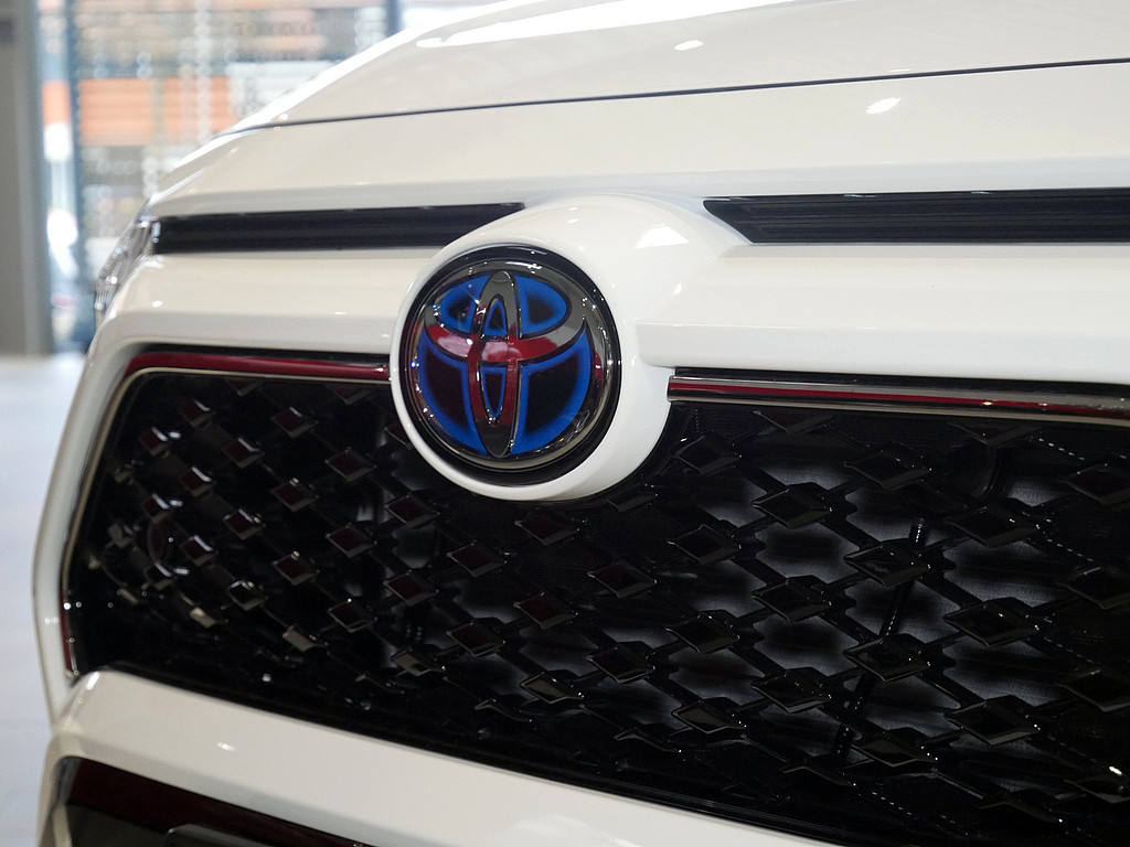 Fahrzeugansicht TOYOTA RAV4 2.5 Plug-in Hybrid 4x4 Teamplayer - Bild 35