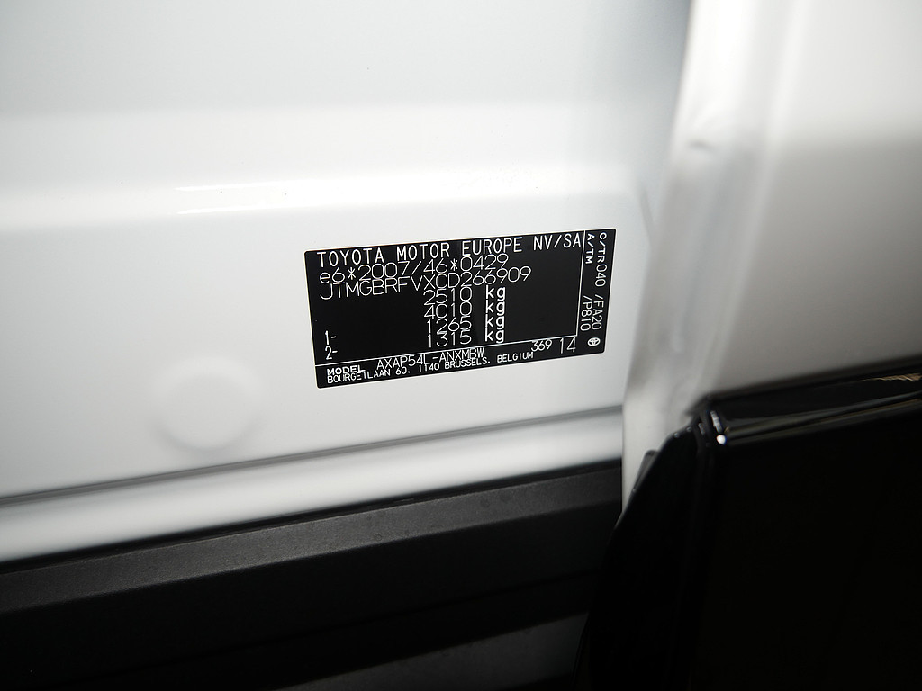 Fahrzeugansicht TOYOTA RAV4 2.5 Plug-in Hybrid 4x4 Teamplayer - Bild 43