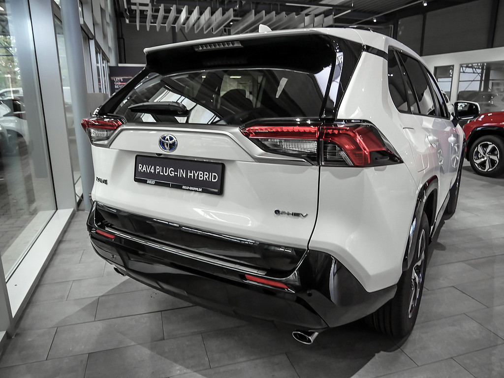 Fahrzeugansicht TOYOTA RAV4 2.5 Plug-in Hybrid 4x4 Teamplayer - Bild 44