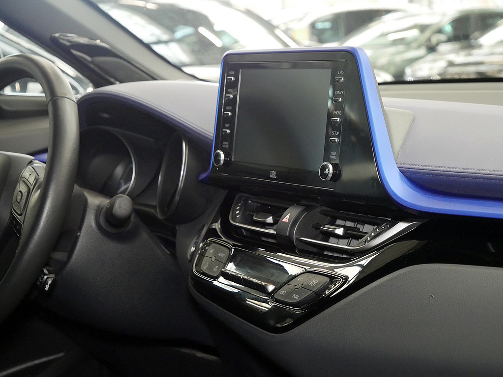 Fahrzeugansicht TOYOTA C-HR 2.0 Hybrid Style Selection - Bild 2