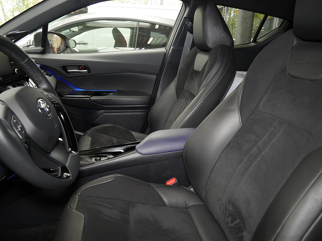 Fahrzeugansicht TOYOTA C-HR 2.0 Hybrid Style Selection - Bild 9
