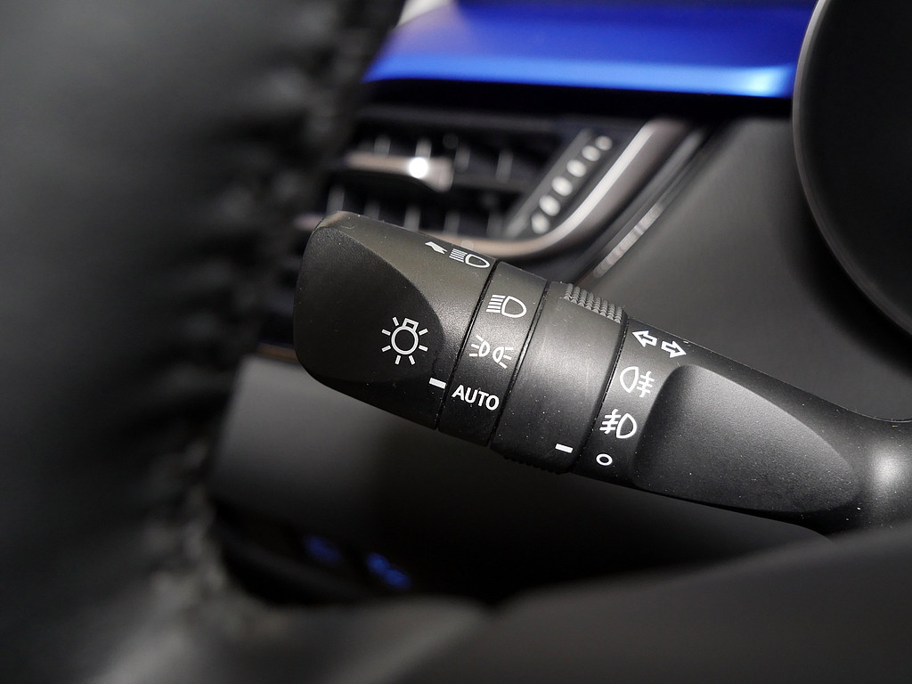 Fahrzeugansicht TOYOTA C-HR 2.0 Hybrid Style Selection - Bild 26