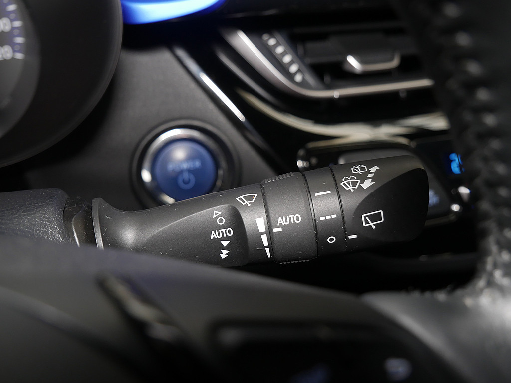 Fahrzeugansicht TOYOTA C-HR 2.0 Hybrid Style Selection - Bild 27