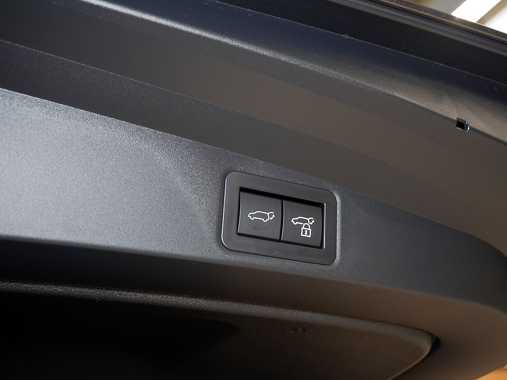 Fahrzeugansicht TOYOTA Corolla Touring Sports 2.0 Hybrid Teamplayer - Bild 8