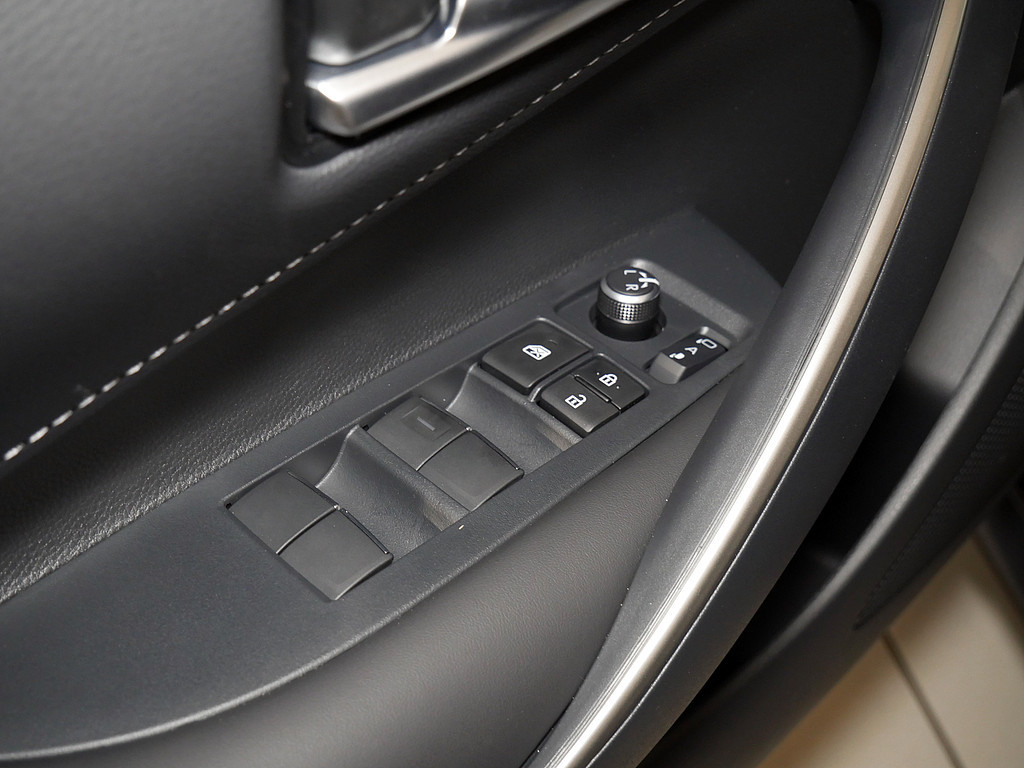 Fahrzeugansicht TOYOTA Corolla Touring Sports 2.0 Hybrid Teamplayer - Bild 10