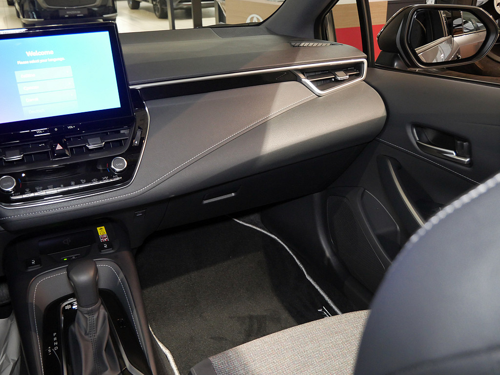 Fahrzeugansicht TOYOTA Corolla Touring Sports 2.0 Hybrid Teamplayer - Bild 6