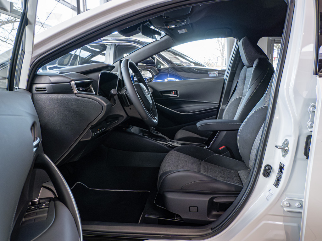 Fahrzeugansicht TOYOTA Corolla Touring Sports 2.0 Hybrid Teamplayer - Bild 2