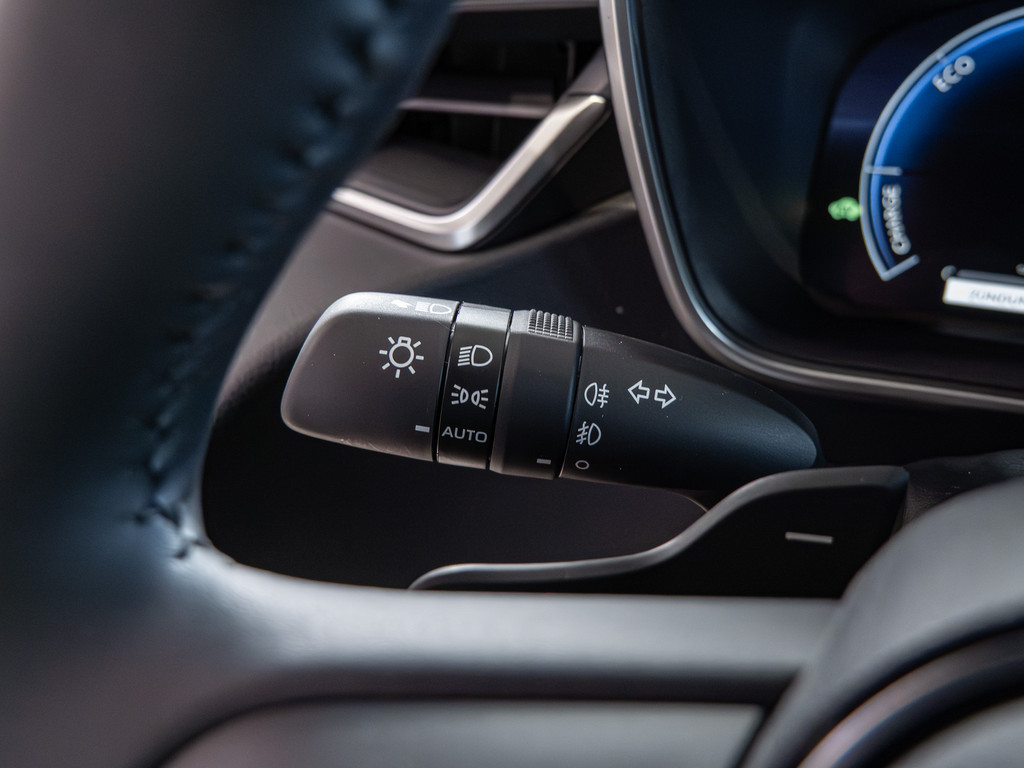 Fahrzeugansicht TOYOTA Corolla Touring Sports 2.0 Hybrid Teamplayer - Bild 22