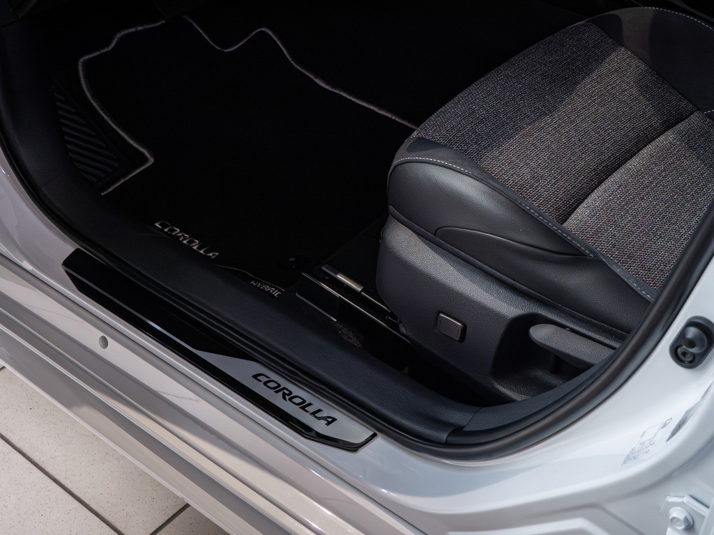 Fahrzeugansicht TOYOTA Corolla Touring Sports 2.0 Hybrid Teamplayer - Bild 31