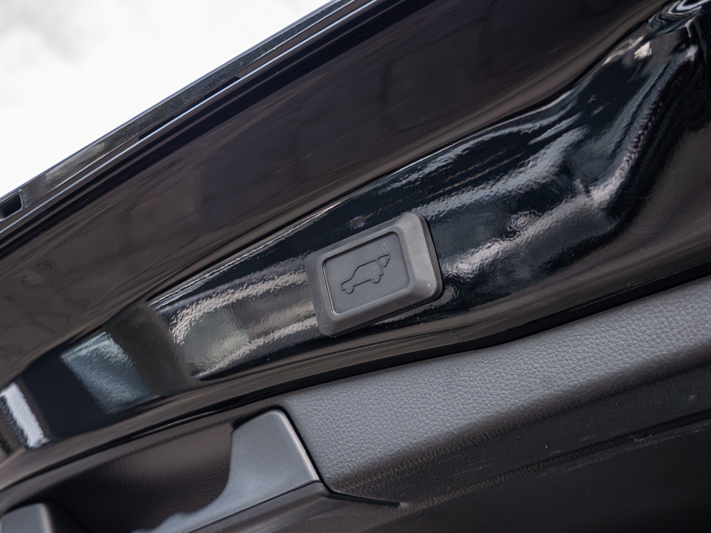 Fahrzeugansicht TOYOTA RAV4 2.5 Plug-in Hybrid 4x4 Teamplayer - Bild 11