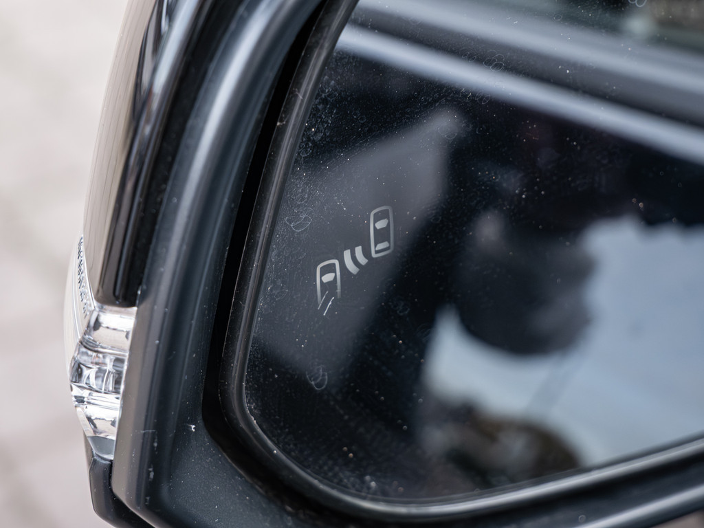 Fahrzeugansicht TOYOTA RAV4 2.5 Plug-in Hybrid 4x4 Teamplayer - Bild 2