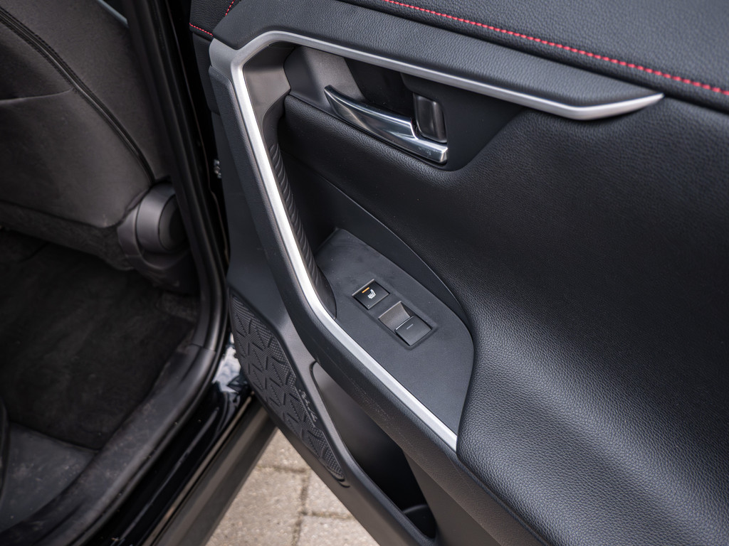 Fahrzeugansicht TOYOTA RAV4 2.5 Plug-in Hybrid 4x4 Teamplayer - Bild 6