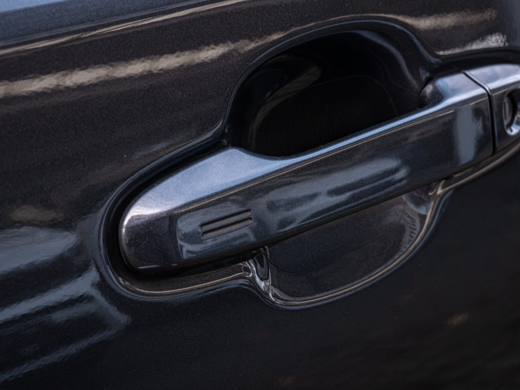 Fahrzeugansicht TOYOTA C-HR 2.0 Hybrid Team D - Bild 4