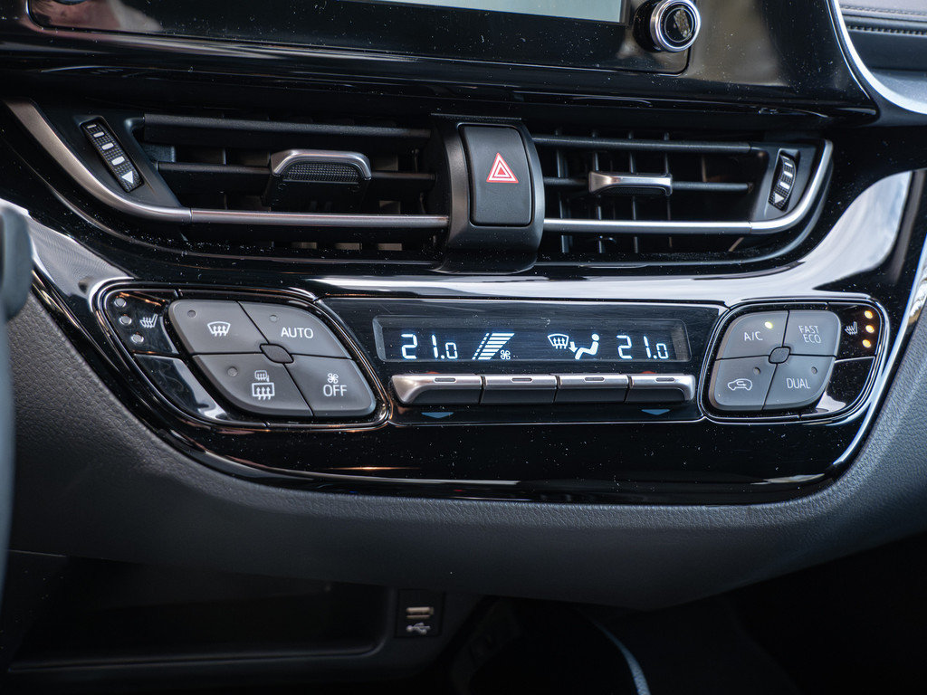 Fahrzeugansicht TOYOTA C-HR 2.0 Hybrid Team D - Bild 20