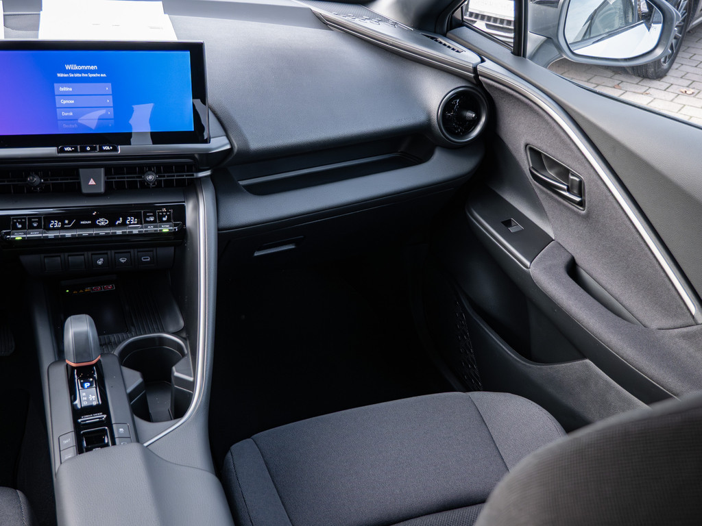 Fahrzeugansicht TOYOTA C-HR 2.0 Plug-In Hybrid FWD Teamplayer - Bild 9