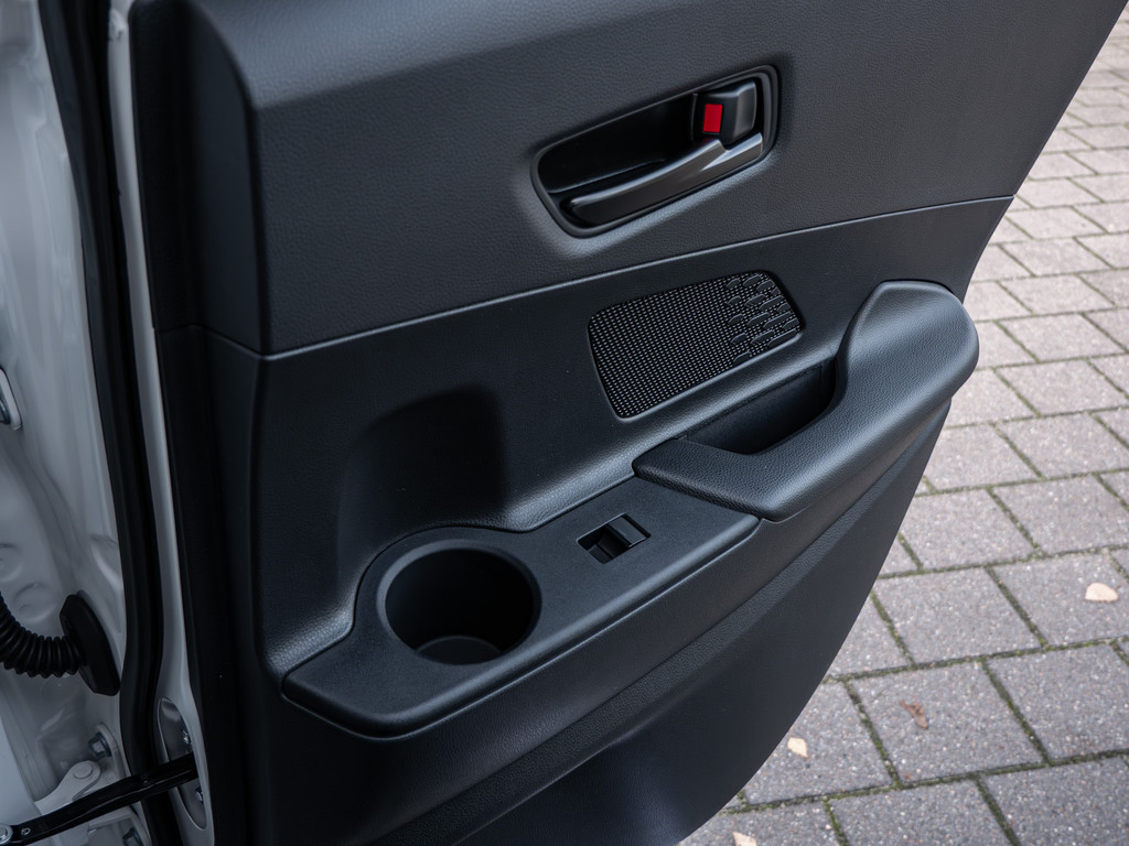 Fahrzeugansicht TOYOTA C-HR 2.0 Plug-In Hybrid FWD Teamplayer - Bild 10