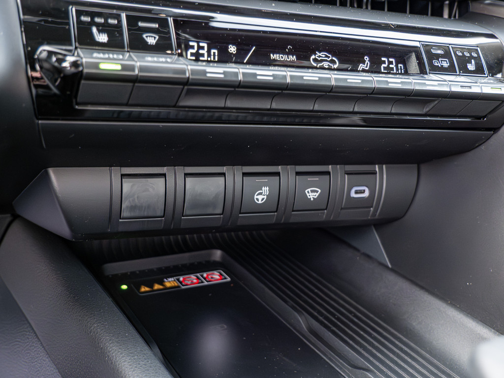 Fahrzeugansicht TOYOTA C-HR 2.0 Plug-In Hybrid FWD Teamplayer - Bild 19