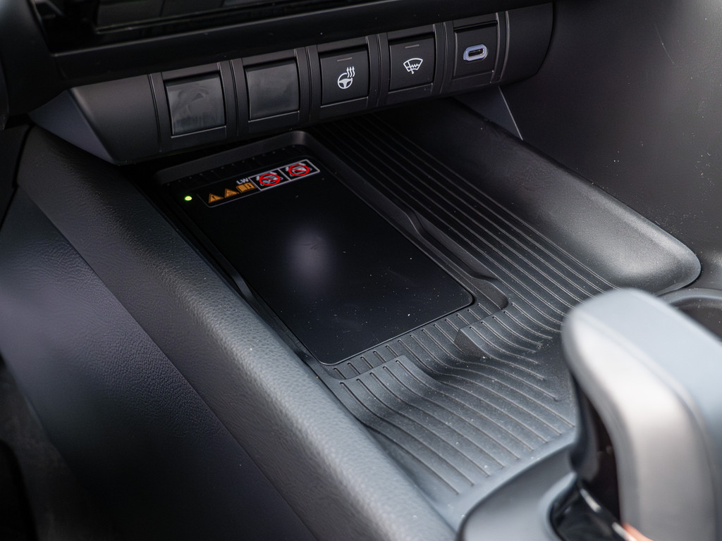 Fahrzeugansicht TOYOTA C-HR 2.0 Plug-In Hybrid FWD Teamplayer - Bild 20