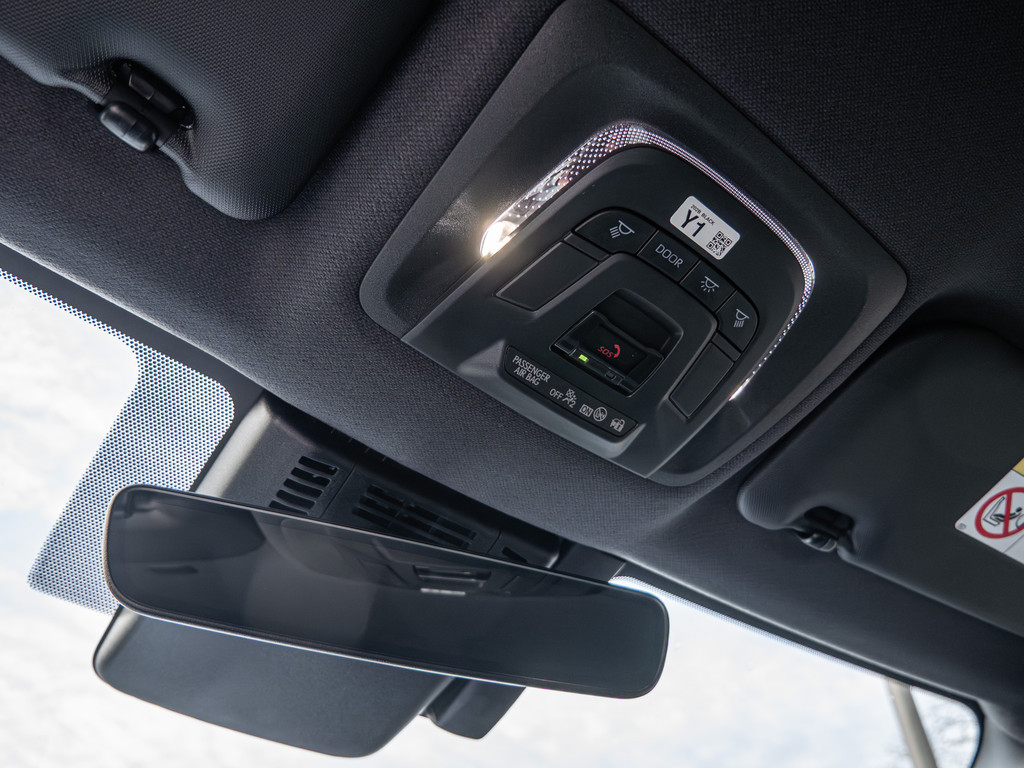 Fahrzeugansicht TOYOTA C-HR 2.0 Plug-In Hybrid FWD Teamplayer - Bild 24