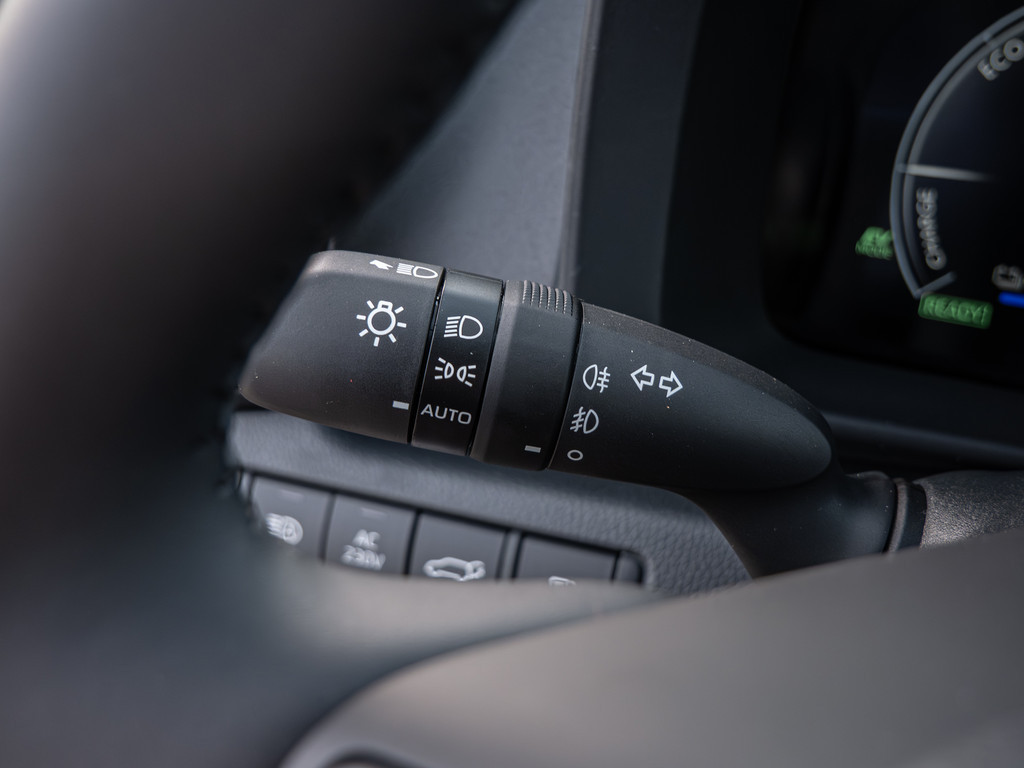 Fahrzeugansicht TOYOTA C-HR 2.0 Plug-In Hybrid FWD Teamplayer - Bild 26