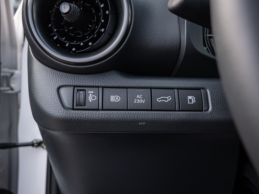 Fahrzeugansicht TOYOTA C-HR 2.0 Plug-In Hybrid FWD Teamplayer - Bild 32