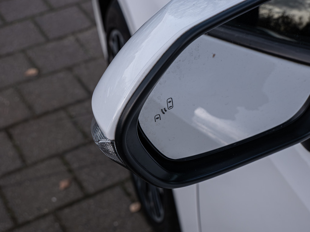 Fahrzeugansicht TOYOTA Corolla TS 1.8 Hybrid Team D - Bild 10