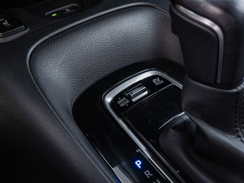 Fahrzeugansicht TOYOTA Corolla TS 1.8 Hybrid Team D - Bild 18