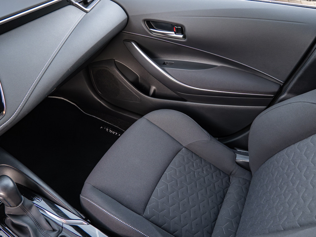 Fahrzeugansicht TOYOTA Corolla TS 1.8 Hybrid Team D - Bild 20