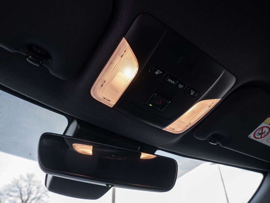 Fahrzeugansicht TOYOTA Corolla TS 1.8 Hybrid Team D - Bild 21