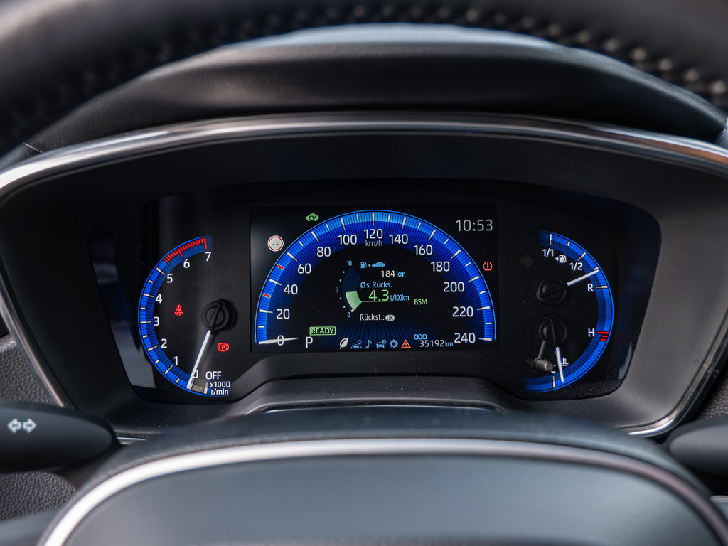 Fahrzeugansicht TOYOTA Corolla TS 1.8 Hybrid Team D - Bild 22