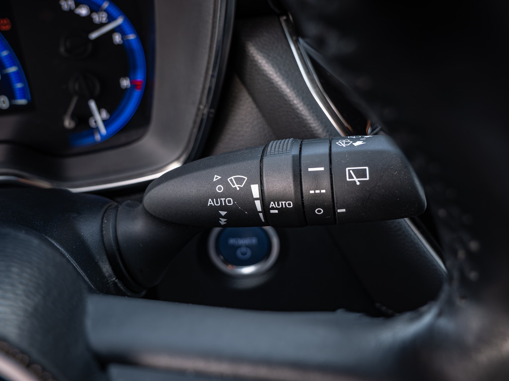 Fahrzeugansicht TOYOTA Corolla TS 1.8 Hybrid Team D - Bild 25