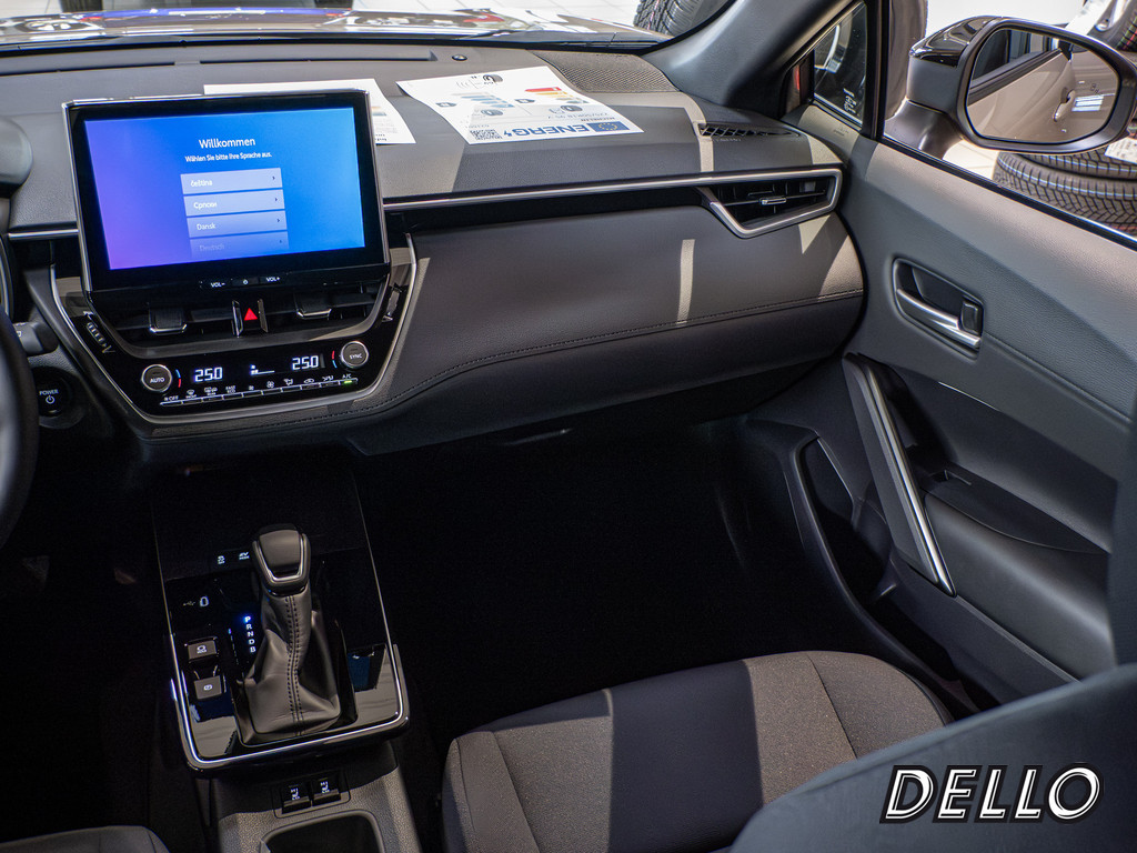 Fahrzeugansicht TOYOTA Corolla Cross 2.0 Hybrid FWD Team Deutschland - Bild 3