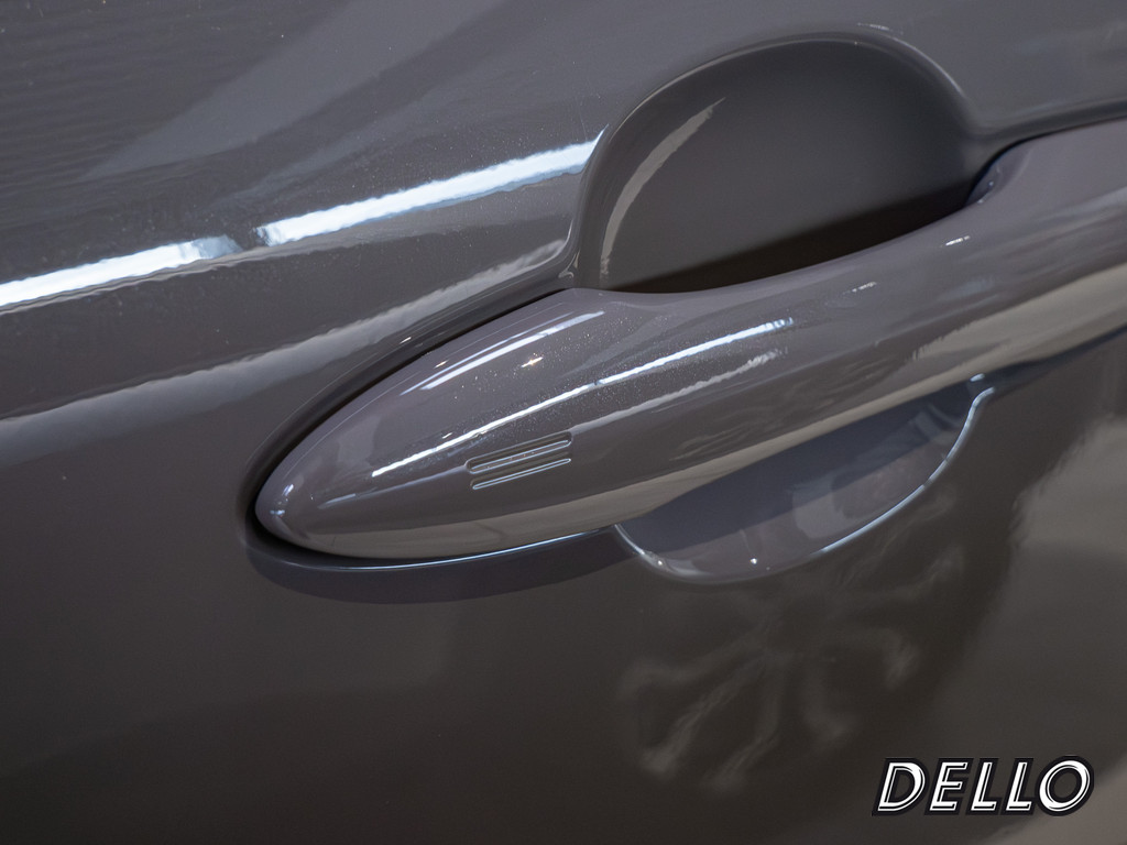 Fahrzeugansicht TOYOTA Corolla Cross 2.0 Hybrid FWD Team Deutschland - Bild 7