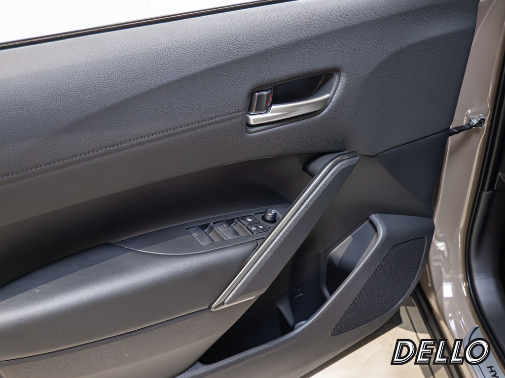 Fahrzeugansicht TOYOTA Corolla Cross 2.0 Hybrid FWD Team Deutschland - Bild 29