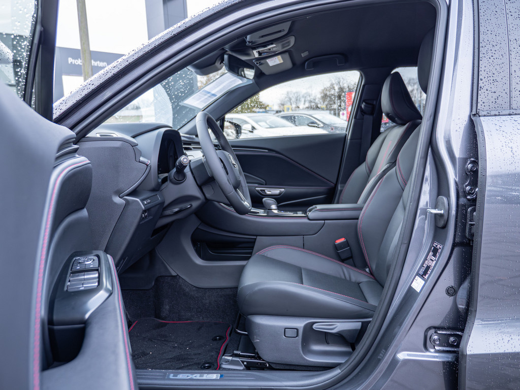 Fahrzeugansicht LEXUS LBX 1.5 FWD Emotion - Bild 4