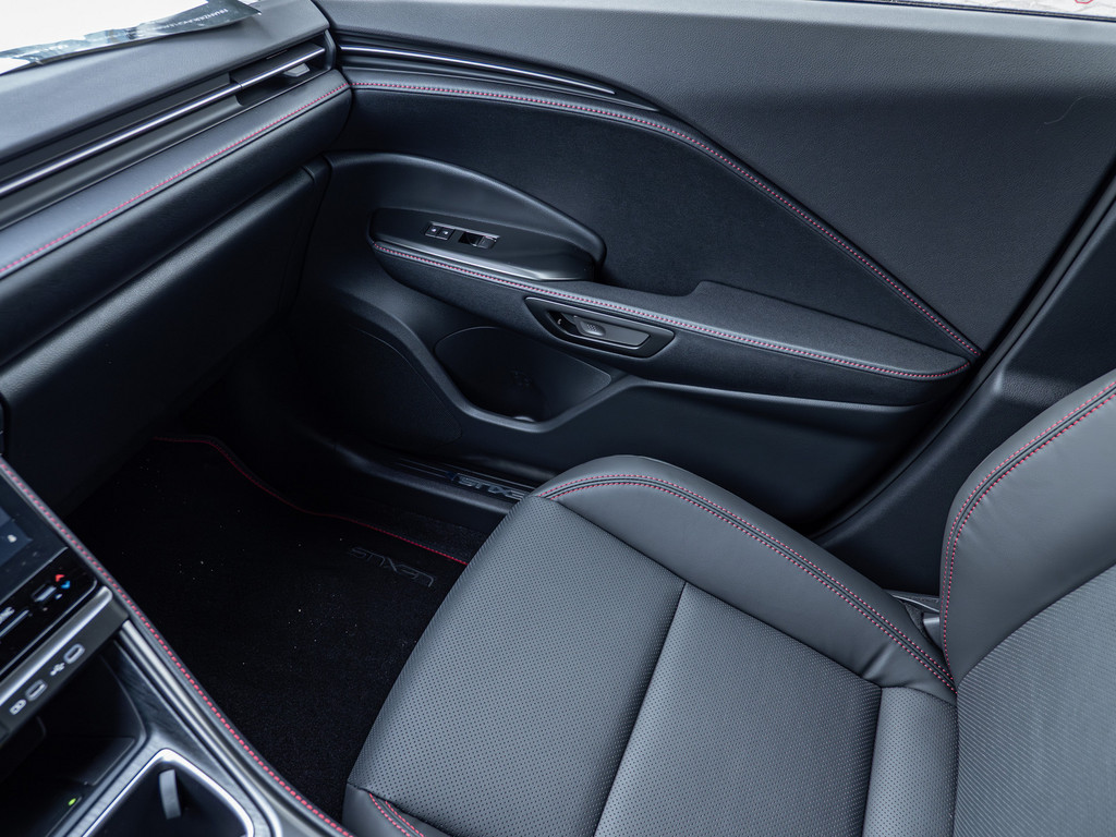 Fahrzeugansicht LEXUS LBX 1.5 FWD Emotion - Bild 22