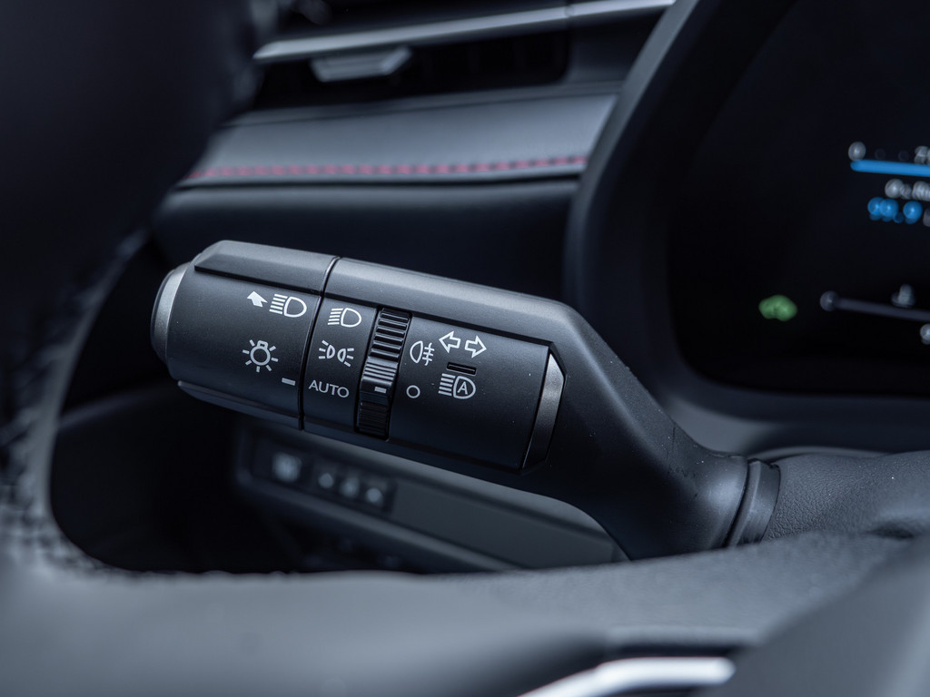 Fahrzeugansicht LEXUS LBX 1.5 FWD Emotion - Bild 25