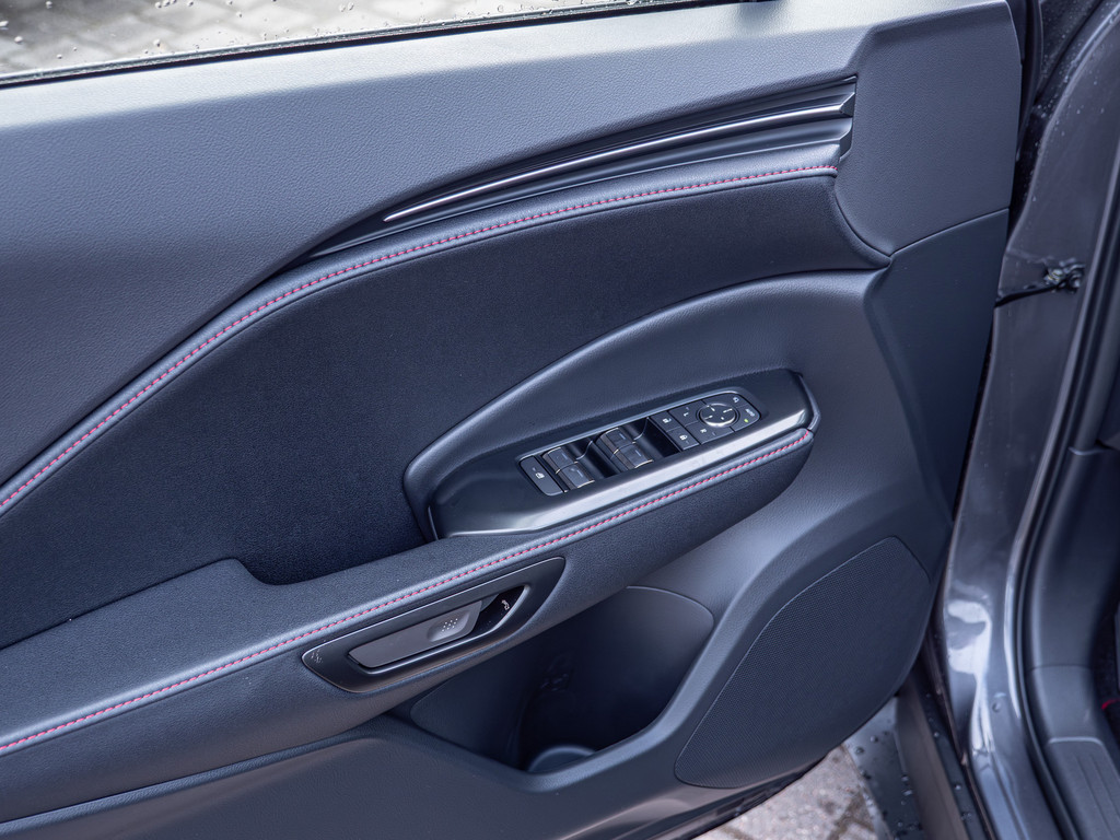 Fahrzeugansicht LEXUS LBX 1.5 FWD Emotion - Bild 32