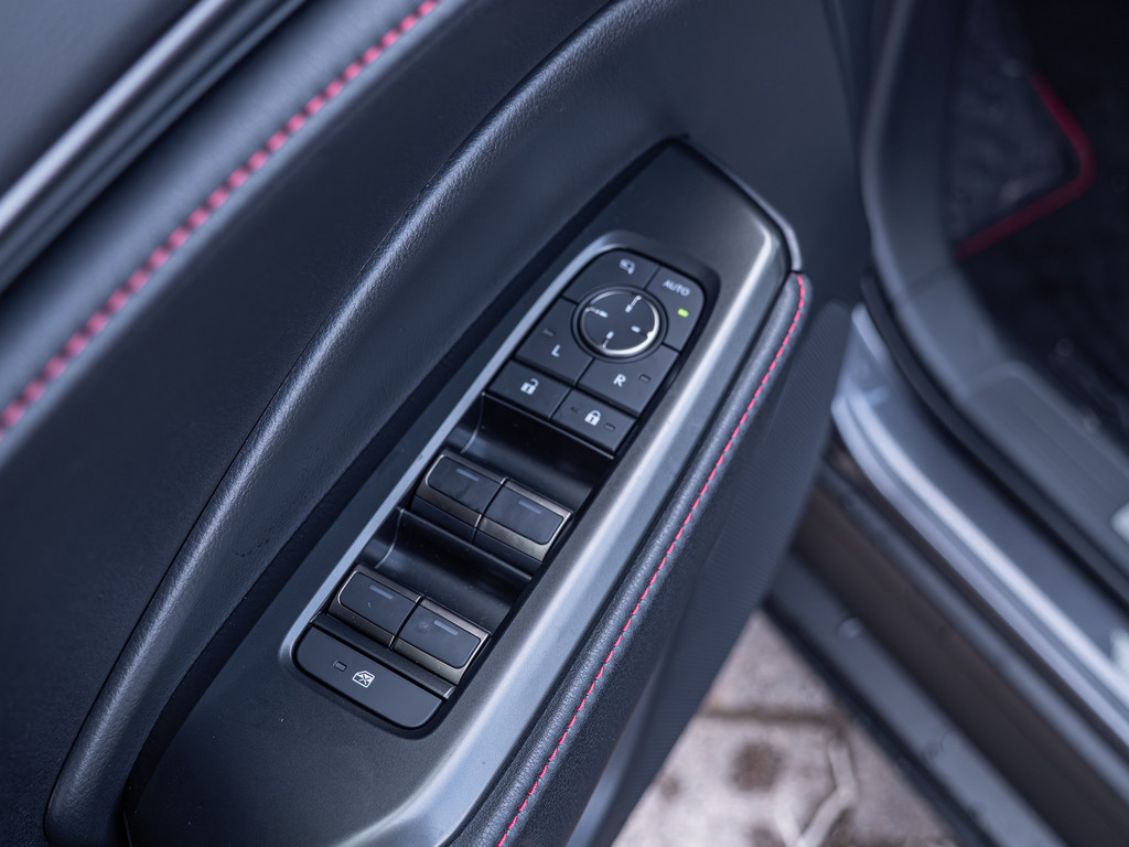 Fahrzeugansicht LEXUS LBX 1.5 FWD Emotion - Bild 33